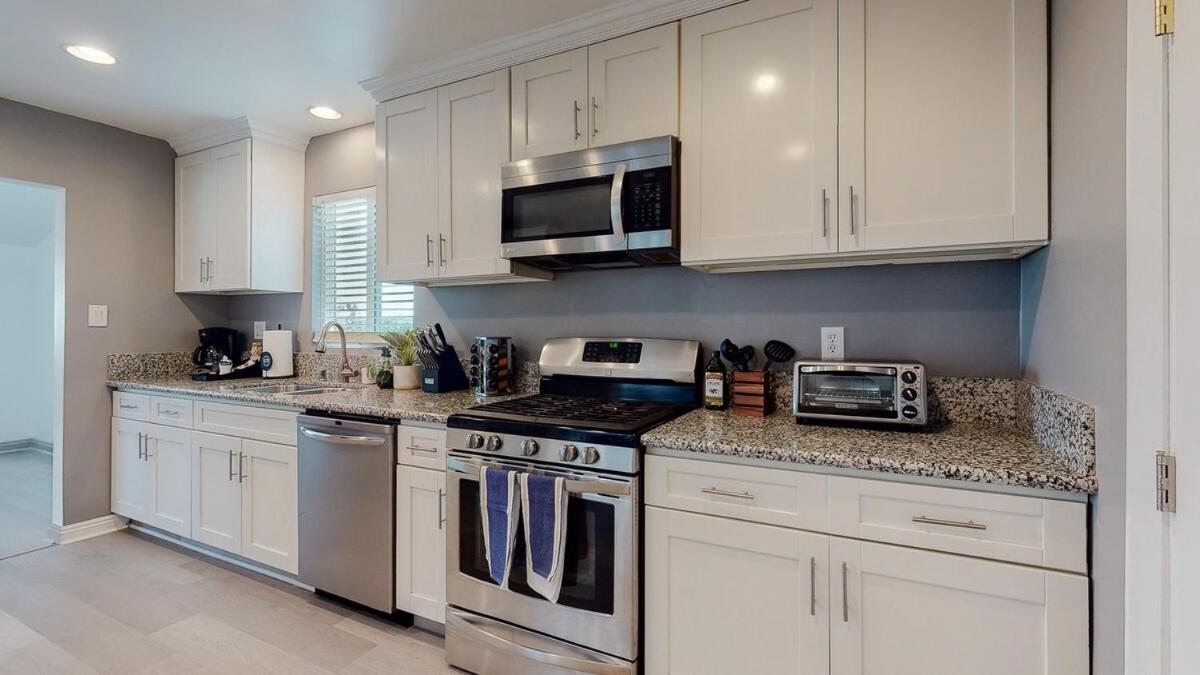 Luxury La Home-cheviot Hills -lovely Yard Ferienhaus